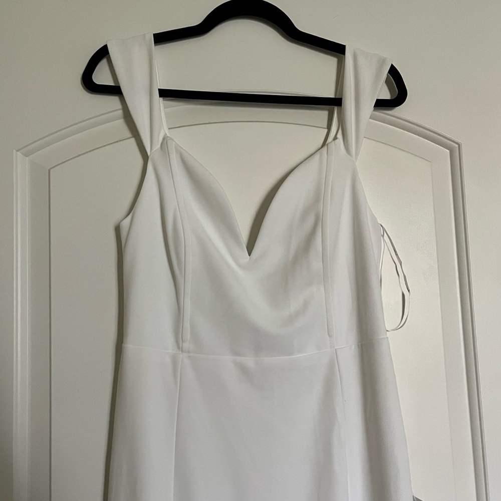Lulu's Wedding Dress Sweetheart Neckline